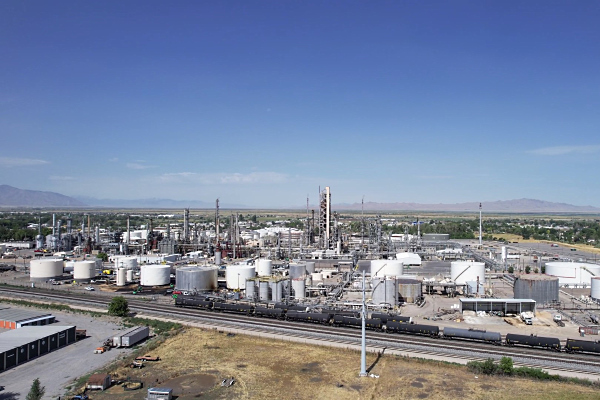 Investments in the Construction of LNG Terminals and Regasification Plants