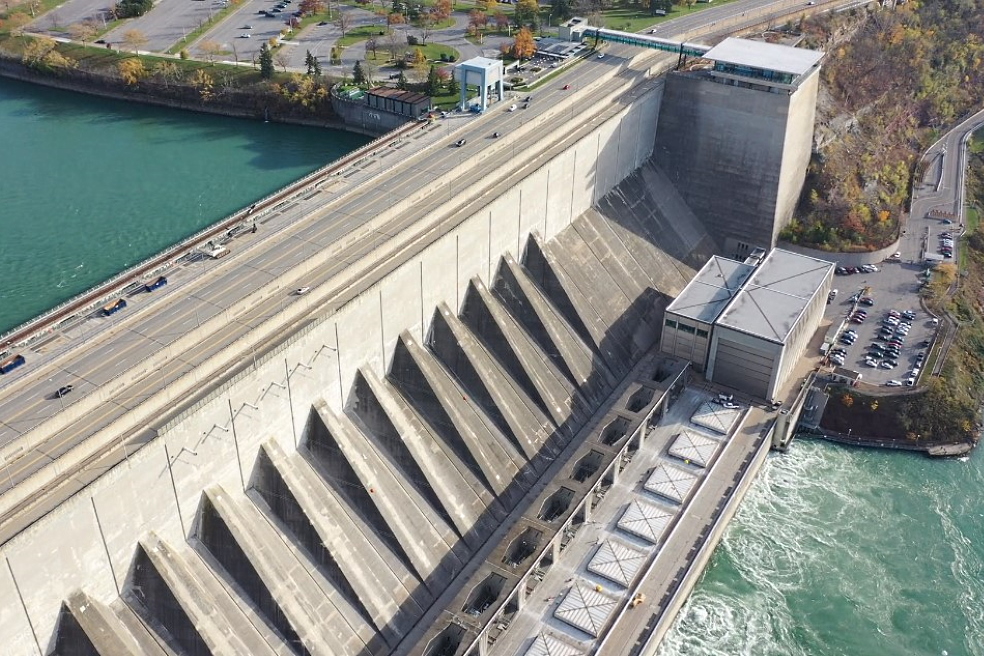 Debt financing for the construction of hydropower plants includes long-term loans from commercial banks, mezzanine financing, bond issues, grant financing and other instruments Debt financing for the construction of hydropower plants includes long-term loans from commercial banks, mezzanine financing, bond issues, grant financing and other instruments