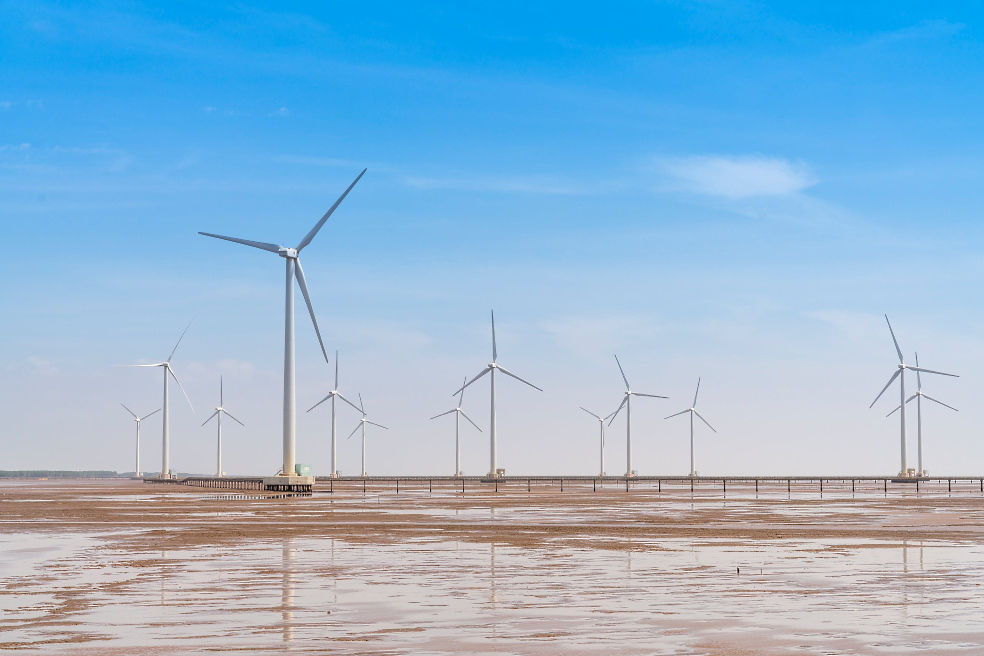 The engineering company SI offers a full range of services in the design, construction, modernization, maintenance and repair of wind farms anywhere in the world The engineering company SI offers a full range of services in the design, construction, modernization, maintenance and repair of wind farms anywhere in the world